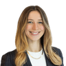 Estelle Beutz, Analyst