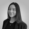 Caroline Mie, Analyst