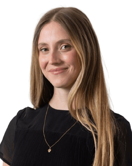 Paula Favaro, Investment VP