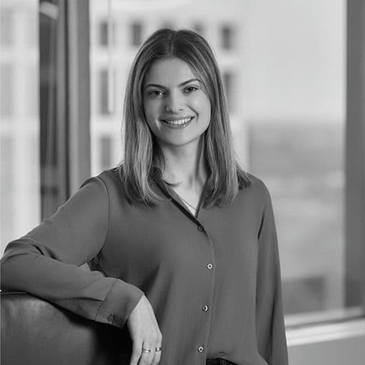 Johanna Mennona, Associate