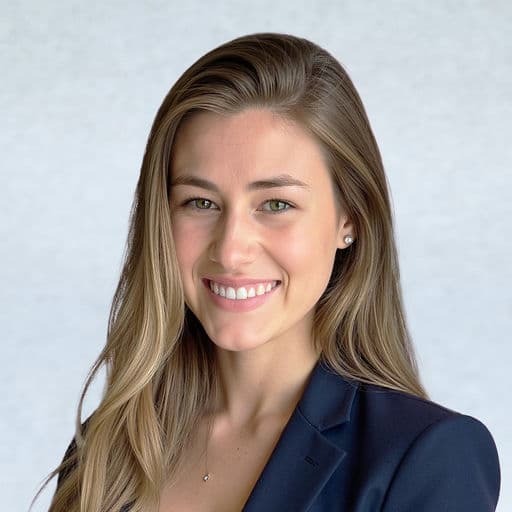 Gabi Tellez, Associate