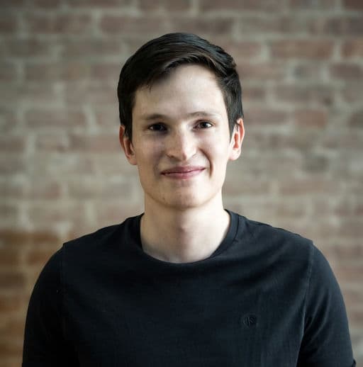 Daniel Porras Reyes, Associate