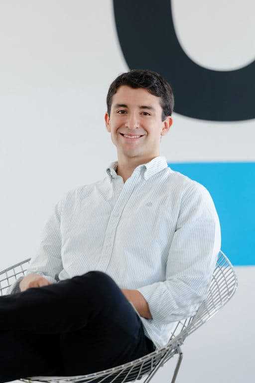 Tomás Arias, Analyst