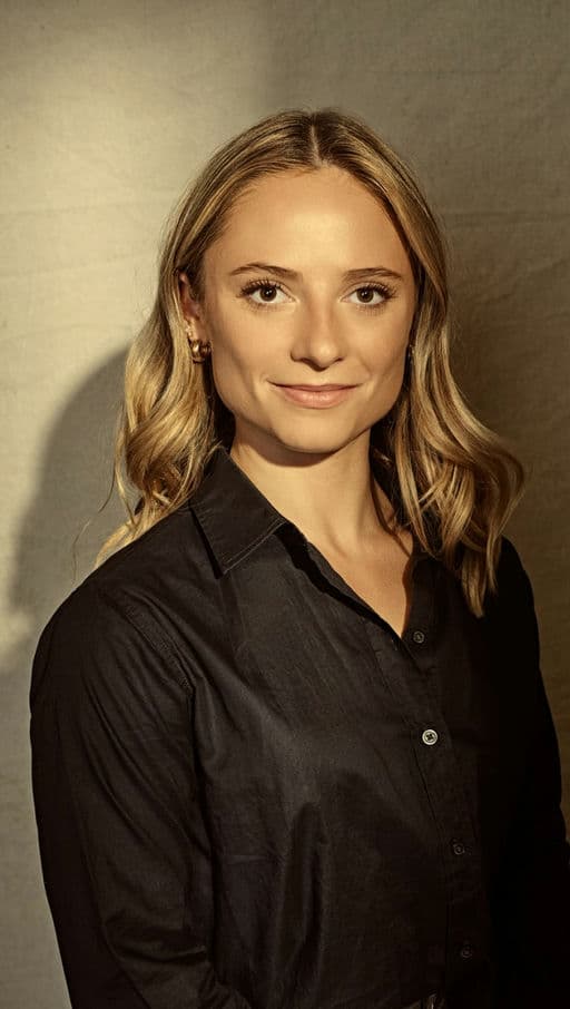 Lydia Day, Associate