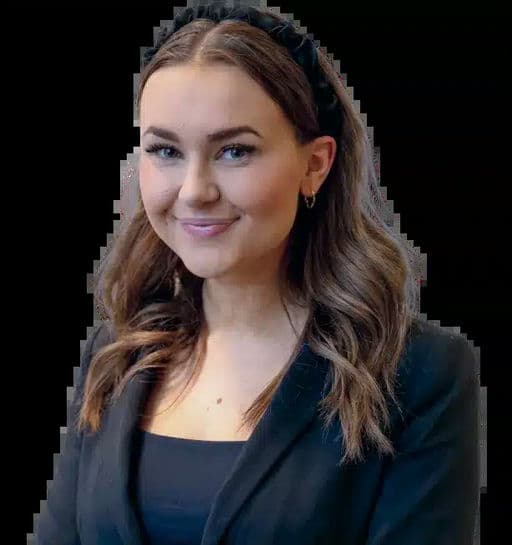 Savannah Nimmo, Associate