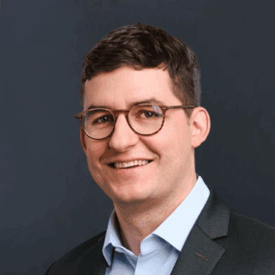 Dionis Minev, Associate