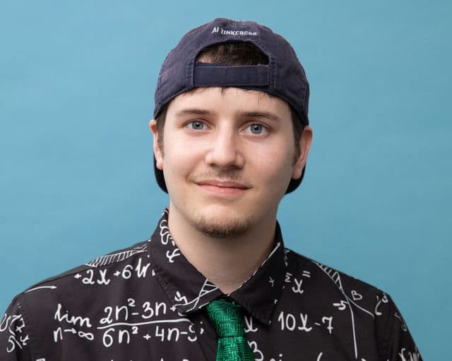 Thomas Stahura, Analyst