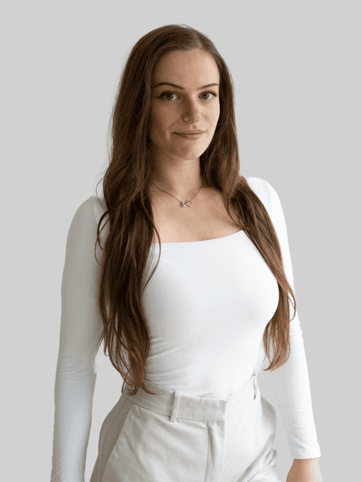 Manon Saldmann, Analyst