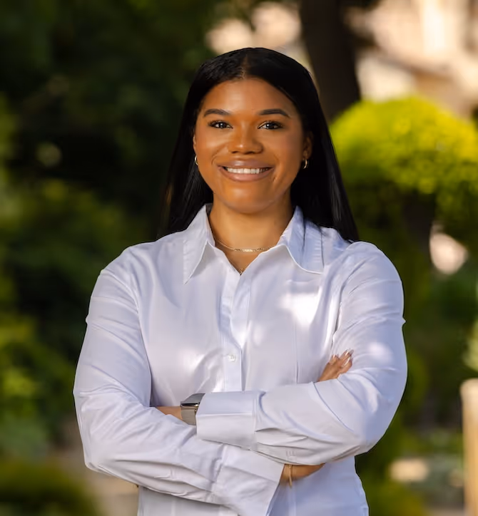 Tori Orr, Senior Associate