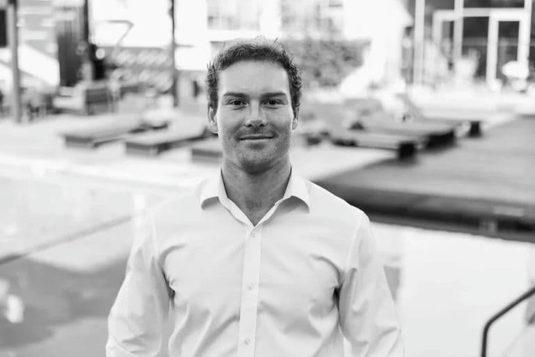 Joshua Dau, Investor