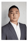 Mickey Mi, Associate