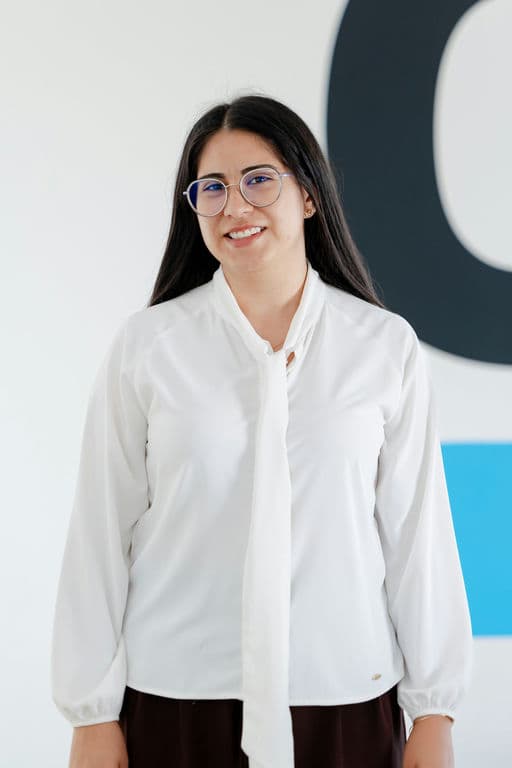 Pía Rivas Lozada, Analyst