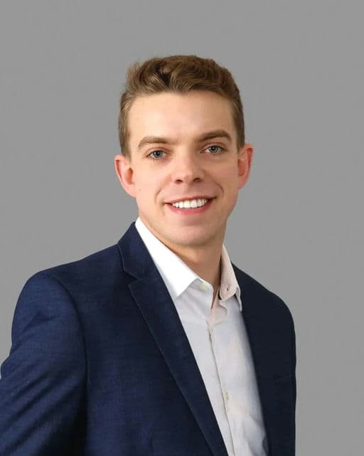 Nick McRae, Associate