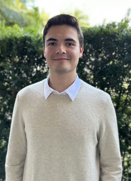 Alejandro Hill, Associate